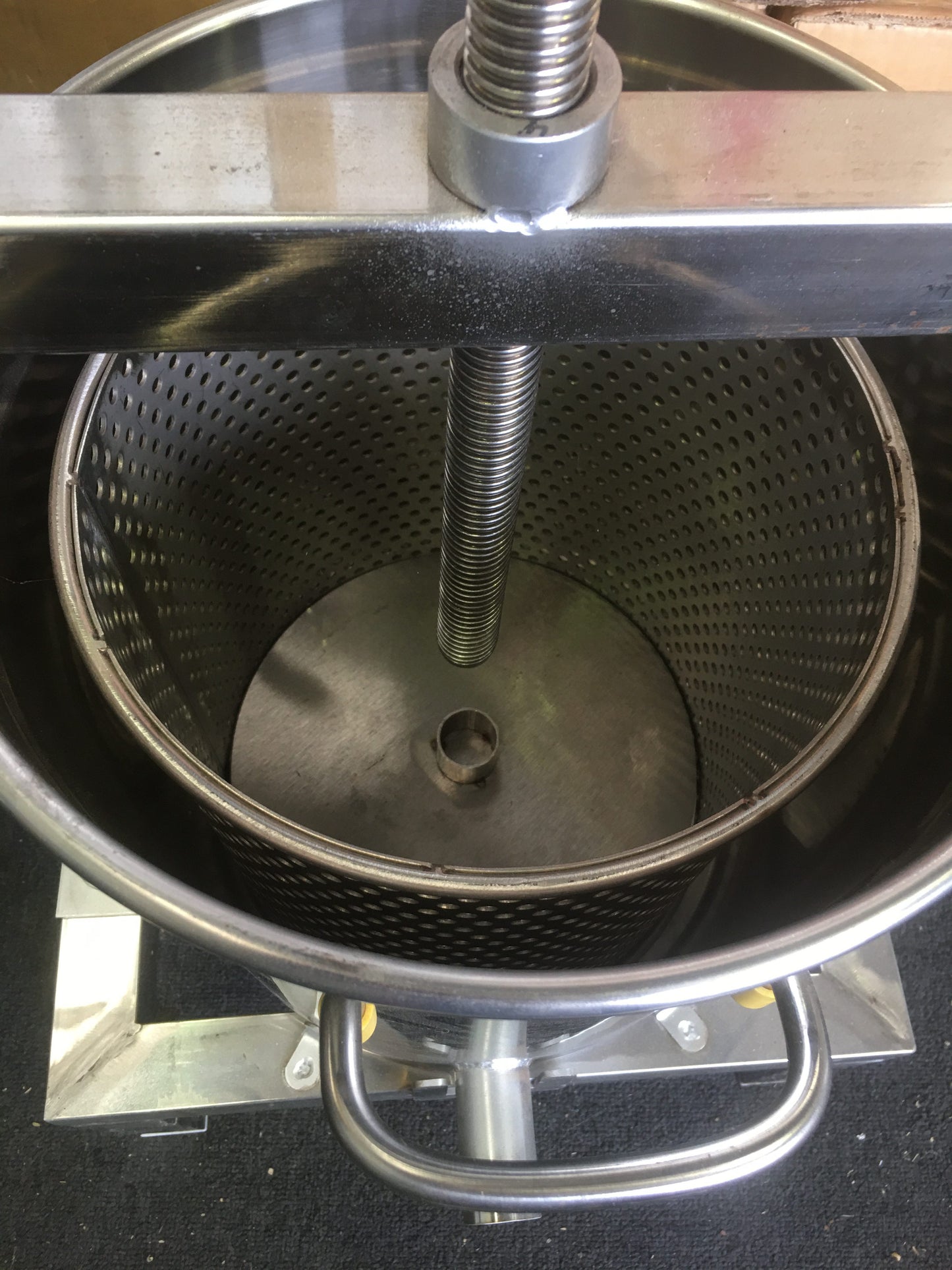 Fully Enclosed Wax Press