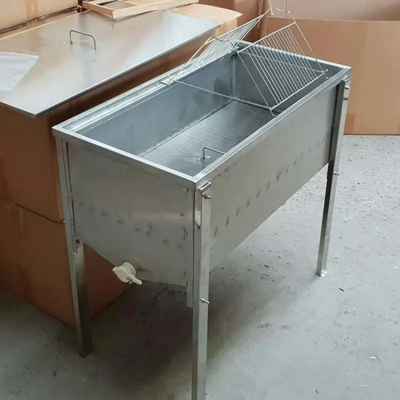 Uncapping Tank with Legs