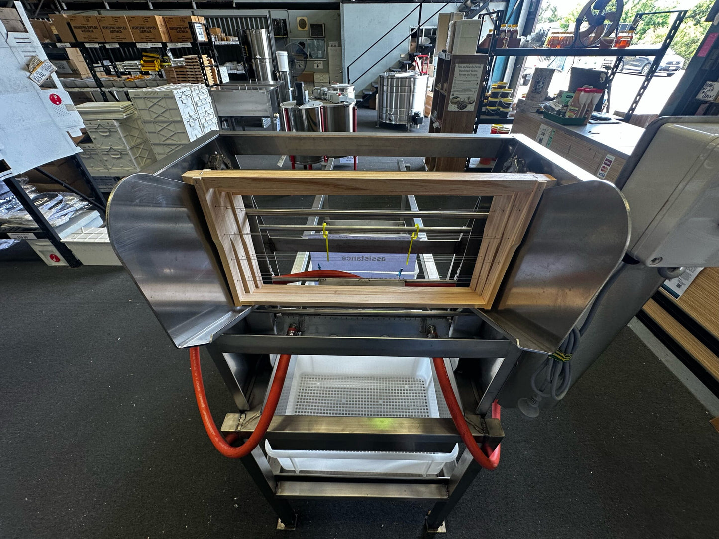 Uncapping Machine Automatic with Drain Tray